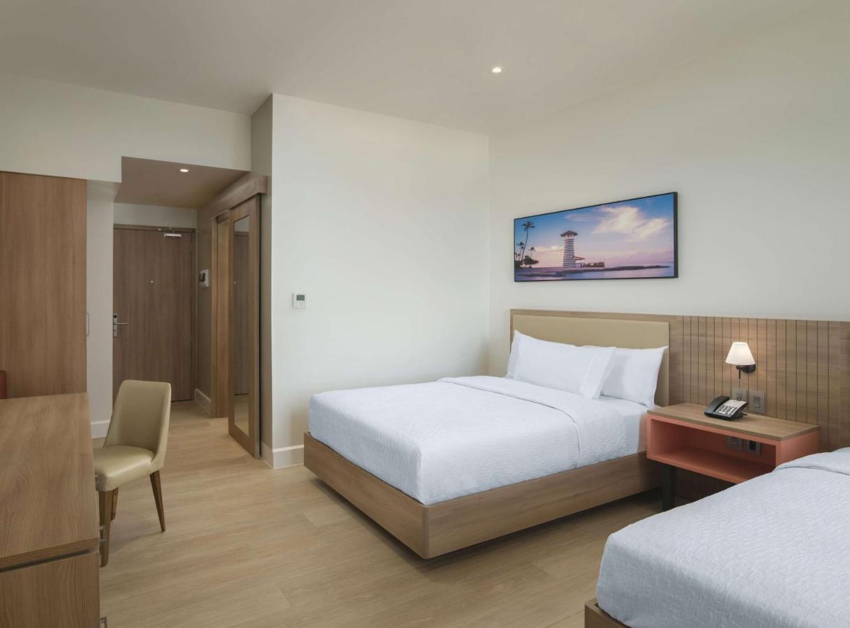 Hilton Garden Inn Ла-Романа Экстерьер фото